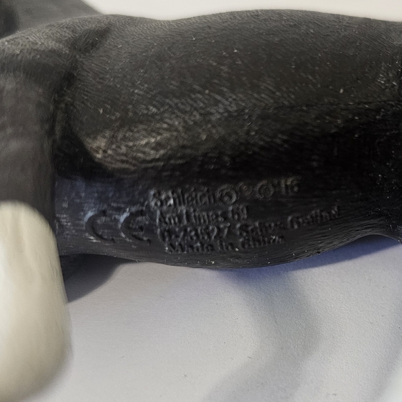 Schleich Black Hanoverian Mare Horse Figure D-73527 Toy - Picture 6 of 6